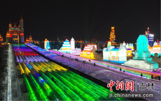 �L(zh��ng)����ѩ����سɞ�����οʹ򿨵ğ��T(m��n)���c(di��n)������/�z