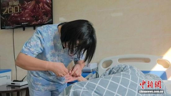 ���������ڽo���˼�ָ����ʯ���� �z
